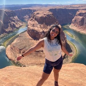 Meet your Posher, Danielle